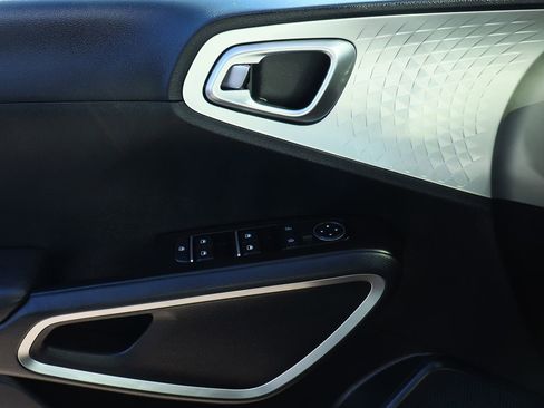 Used 2024 Kia Soul LX w/ Option Group 015 image 39