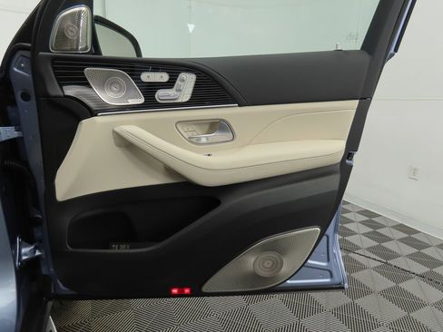 New 2026 Mercedes-Benz GLS 580 4MATIC image 26