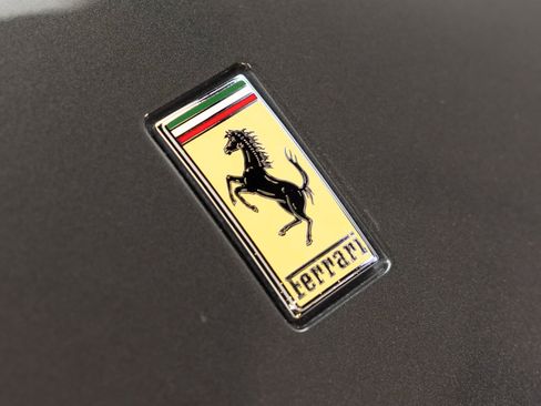 Used 2019 Ferrari Portofino RWD image 26