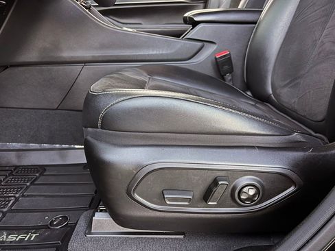 Used 2023 Jeep Grand Cherokee L Laredo image 38