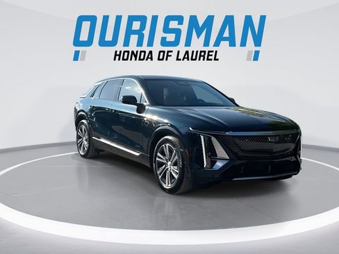 Used 2024 Cadillac Lyriq Luxury AWD/4WD image 2