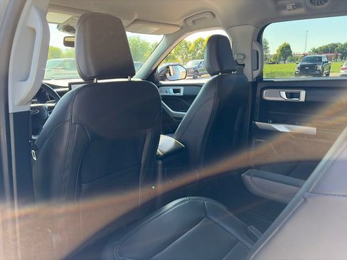 Used 2024 Ford Explorer XLT w/ Equipment Group 202A AWD/4WD image 26
