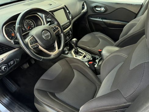 Used 2015 Jeep Cherokee Latitude w/ Comfort/Convenience Group AWD/4WD image 13
