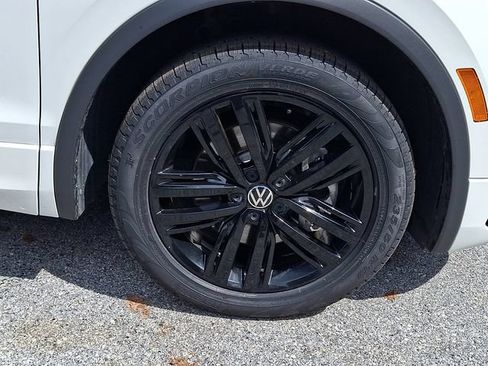 Used 2022 Volkswagen Tiguan SE R-Line AWD/4WD image 8