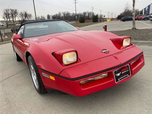 Used 1990 Chevrolet Corvette Convertible RWD image 17