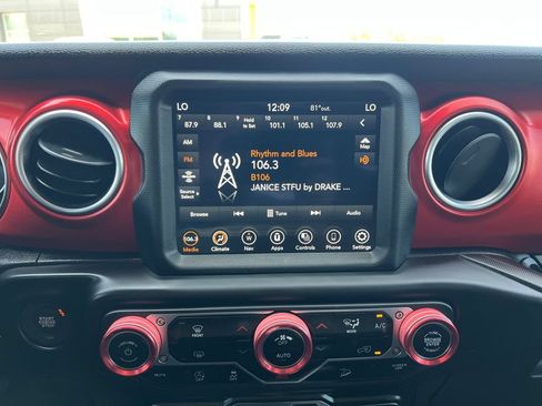 Used 2020 Jeep Wrangler Unlimited Rubicon AWD/4WD image 8