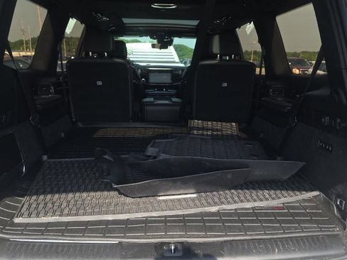Used 2023 Jeep Grand Wagoneer Series III w/ Rear Seat Video Group 1 AWD/4WD image 8