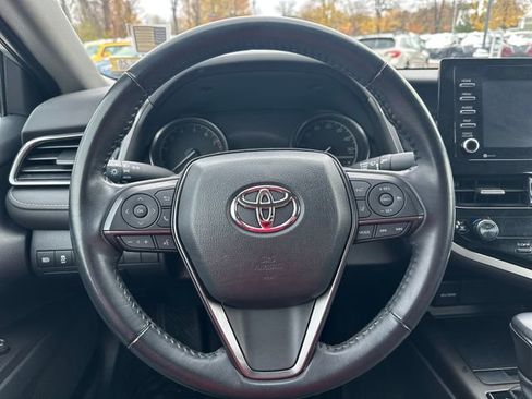 Used 2022 Toyota Camry SE image 13