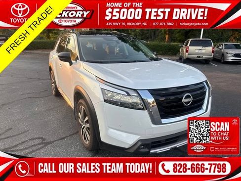 Used 2025 Nissan Pathfinder Platinum AWD/4WD image 1