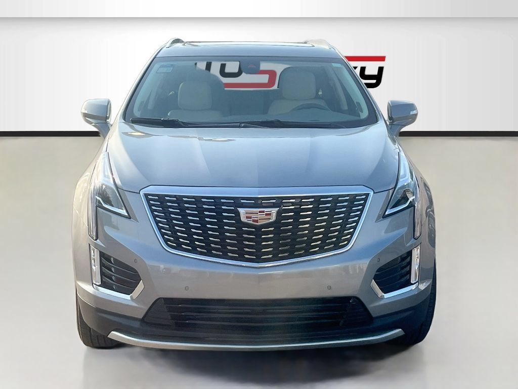 Used 2025 Cadillac XT5 Premium Luxury FWD image 2