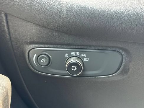Used 2022 Chevrolet Equinox RS FWD image 19
