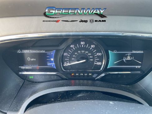 Used 2015 Lincoln Navigator 4WD w/ Equipment Group 101A Reserve image 32