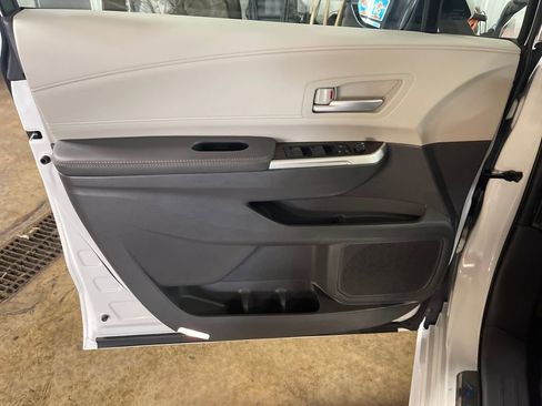 Certified 2024 Toyota Sienna XLE w/ XLE Plus Package AWD/4WD image 14