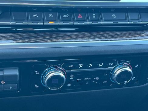 New 2026 GMC Sierra 1500 SLE image 17