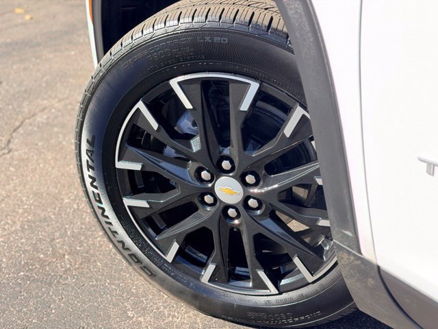 Used 2026 Chevrolet Traverse LT w/ Sun and Wheel Package FWD image 28