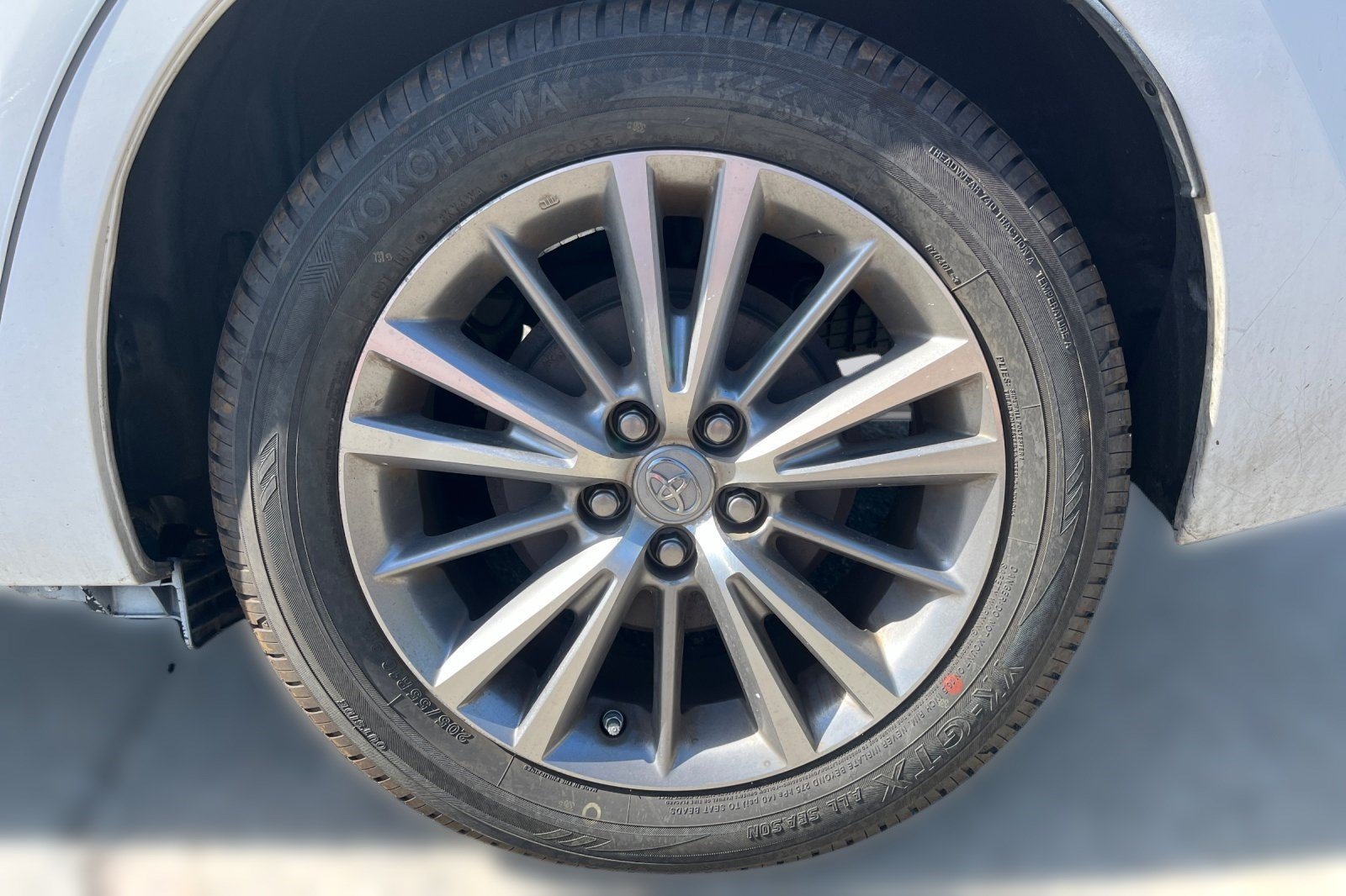 Used 2015 Toyota Corolla LE FWD image 6