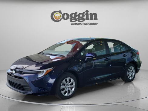 New 2025 Toyota Corolla LE image 2