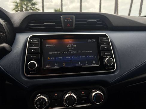 Used 2025 Nissan Versa SV FWD image 20