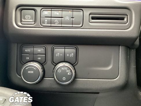 Used 2024 Chevrolet Tahoe Premier AWD/4WD image 26