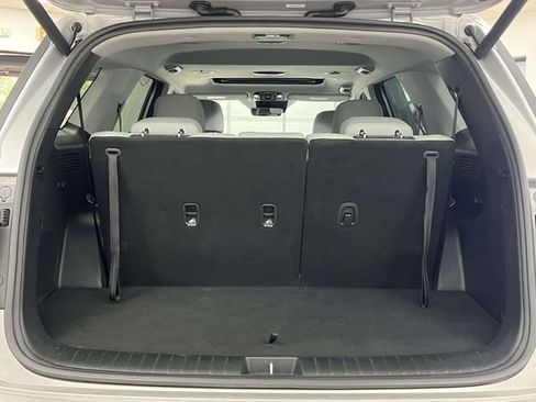 Used 2025 Hyundai Palisade SEL FWD image 25
