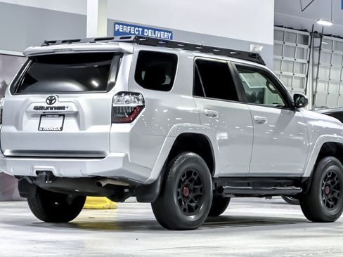 Used 2021 Toyota 4Runner SR5 AWD/4WD image 8