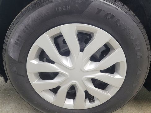 Used 2015 Nissan Rogue S image 31