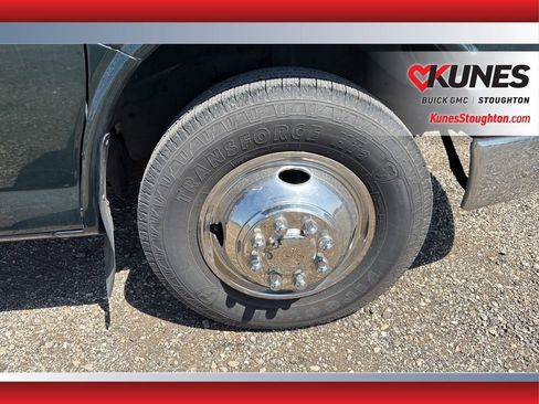 Used 2004 Chevrolet Express 3500 w/ Chrome Appearance Package RWD image 11