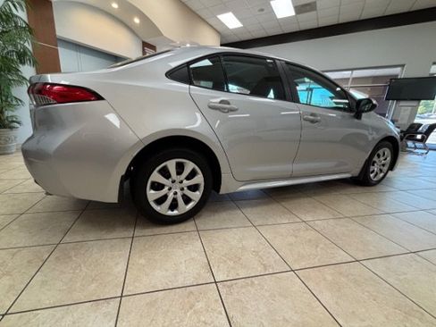 Used 2025 Toyota Corolla LE FWD image 7