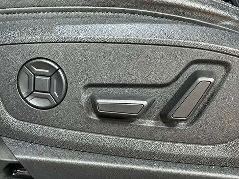 Used 2021 Audi e-tron Premium Plus w/ Premium Plus Package image 13