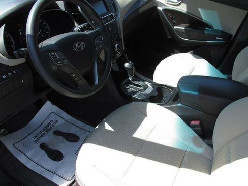 Used 2017 Hyundai Santa Fe Sport image 9