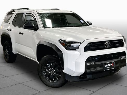 Certified 2025 Toyota 4Runner SR5 AWD/4WD image 3