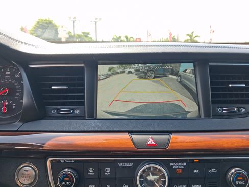 Used 2017 Kia Cadenza Technology FWD image 21