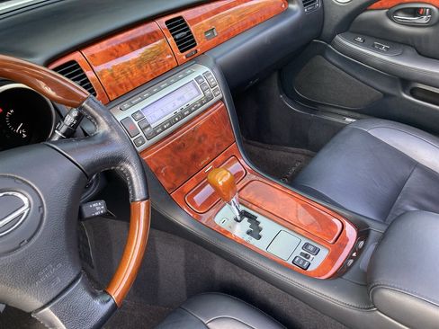 Used 2006 Lexus SC 430 Convertible image 23