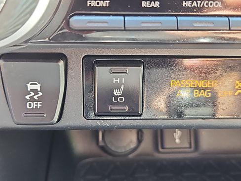 Used 2021 Toyota RAV4 XLE Premium AWD/4WD image 13