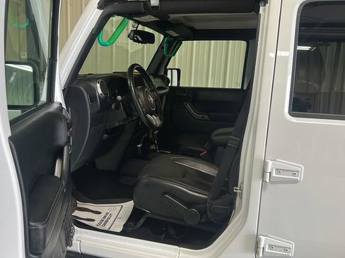 Used 2018 Jeep Wrangler Altitude image 11