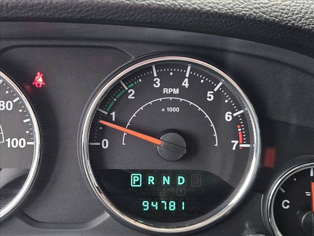 Used 2014 Jeep Wrangler Unlimited Sahara w/ Connectivity Group AWD/4WD image 10