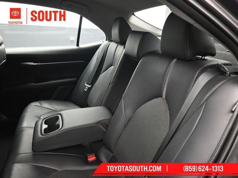 Used 2021 Toyota Camry XLE image 24