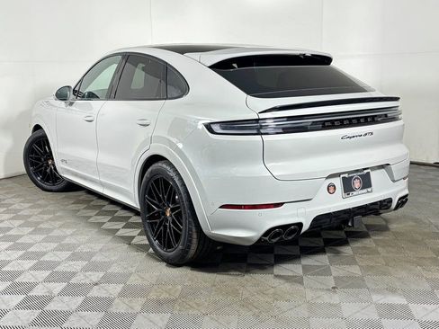 New 2026 Porsche Cayenne GTS image 3