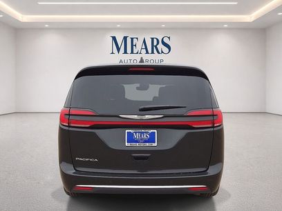 Used 2023 Chrysler Pacifica Touring-L