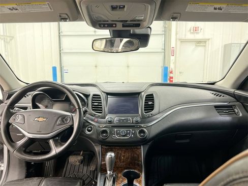 Used 2014 Chevrolet Impala LTZ image 10
