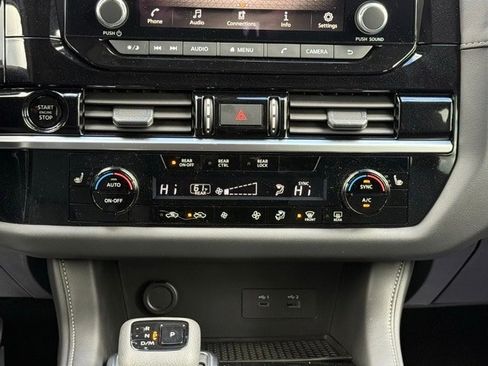 New 2025 Nissan Pathfinder SV image 29