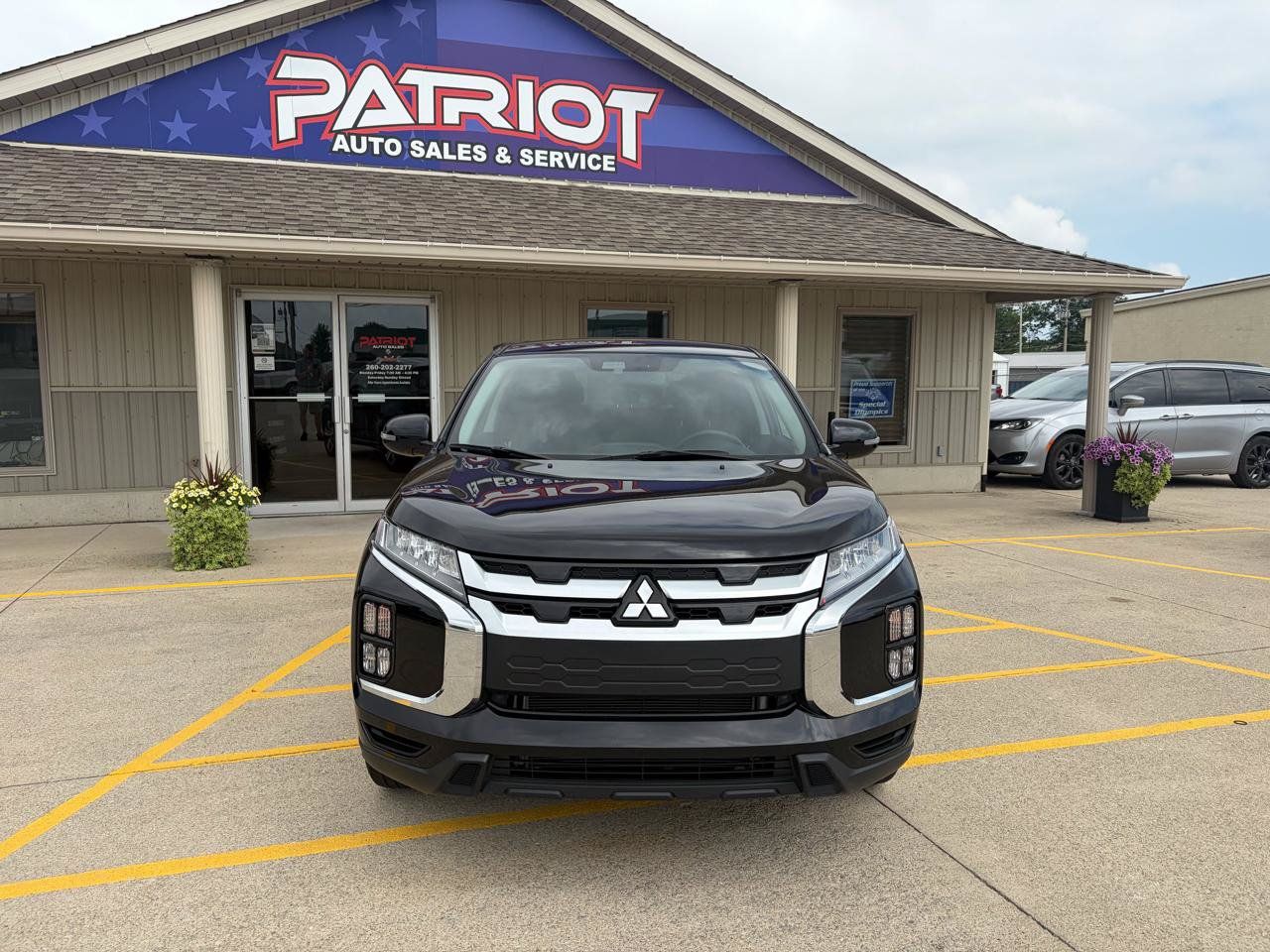 Used 2024 Mitsubishi Outlander Sport SE AWD/4WD image 2