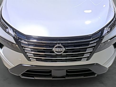 Used 2026 Nissan Rogue SV image 16