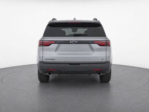 Used 2023 Chevrolet Traverse LT w/ Midnight/Sport Edition FWD image 5