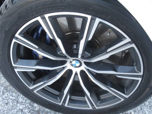 Used 2021 BMW X5 M50i w/ Executive Package image 5