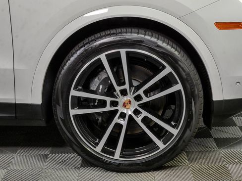 New 2026 Porsche Cayenne AWD/4WD image 40