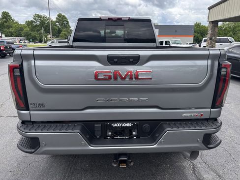 Used 2024 GMC Sierra 2500 AT4 w/ AT4 Premium Plus Package AWD/4WD image 7