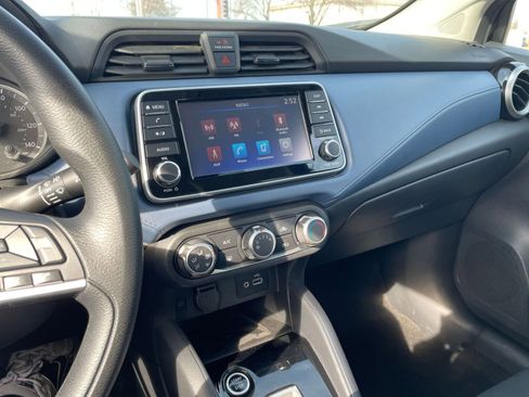 Used 2025 Nissan Versa SV w/ Trunk Package image 17