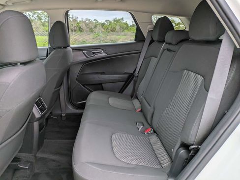 Certified 2023 Kia Sportage LX AWD/4WD image 17