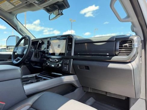 Used 2026 Ford F250 Lariat w/ Black Appearance Package AWD/4WD image 18